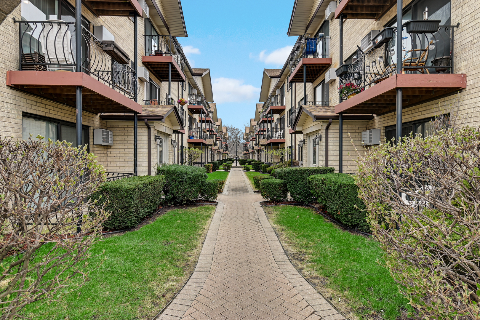 5159 North East River Road, Unit 110E Chicago, IL 60656 - Photo 2 of 22