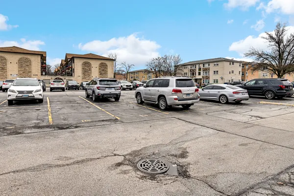 $229,900 | 5159 North East River Road, Unit 110E, Chicago, IL 60656