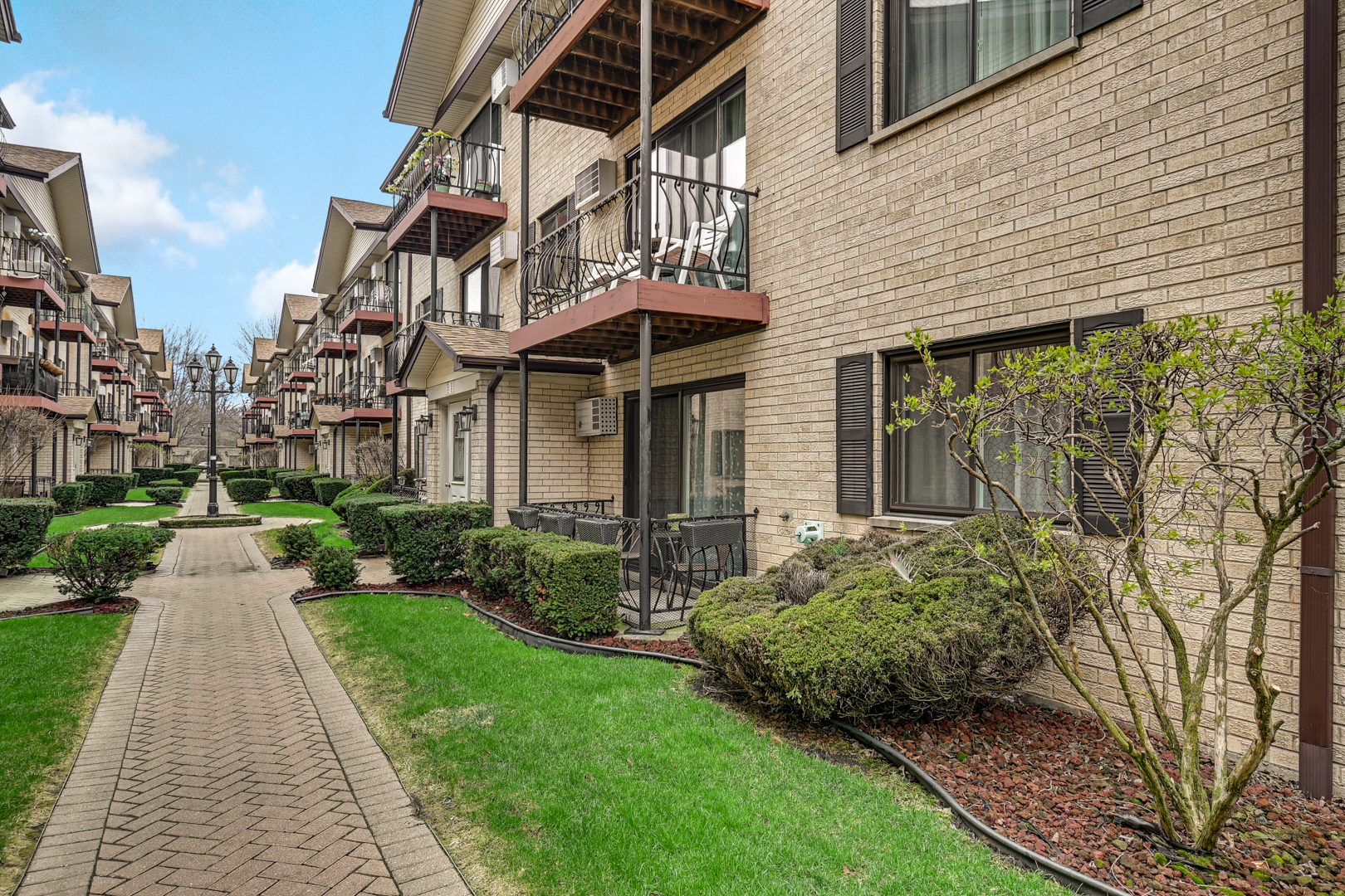 5159 North East River Road, Unit 110E Chicago, IL 60656 - Photo 3 of 22