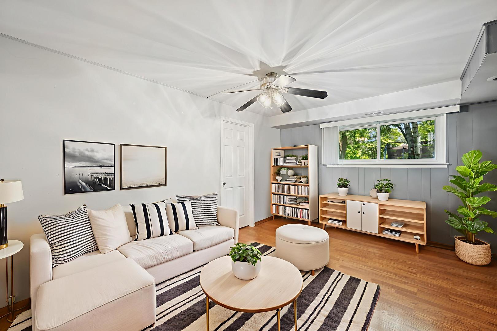 516 West Weathersfield Way Schaumburg, IL 60193 - Photo 11 of 21