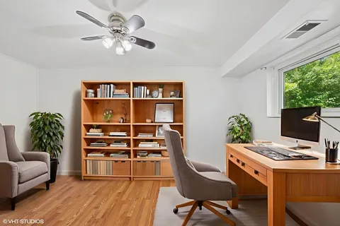 $419,000 | 516 West Weathersfield Way, Schaumburg, IL 60193