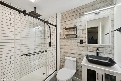 $419,000 | 516 West Weathersfield Way, Schaumburg, IL 60193