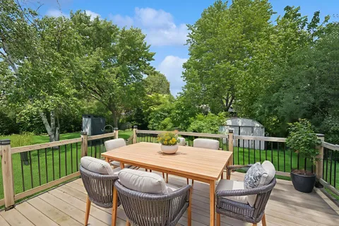 $419,000 | 516 West Weathersfield Way, Schaumburg, IL 60193