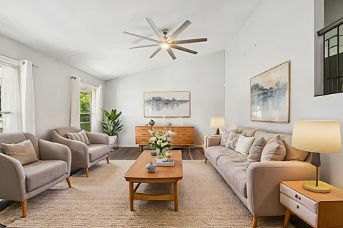 $419,000 | 516 West Weathersfield Way, Schaumburg, IL 60193