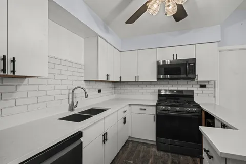 $419,000 | 516 West Weathersfield Way, Schaumburg, IL 60193