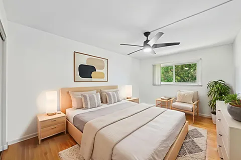 $419,000 | 516 West Weathersfield Way, Schaumburg, IL 60193