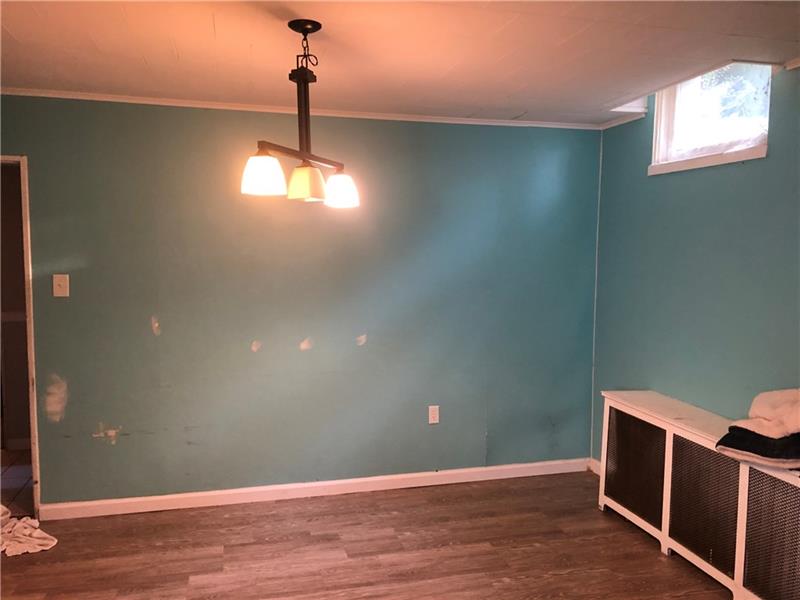 510 Agnew Road Pittsburgh, PA 15227 - Photo 7 of 25 Dining room.