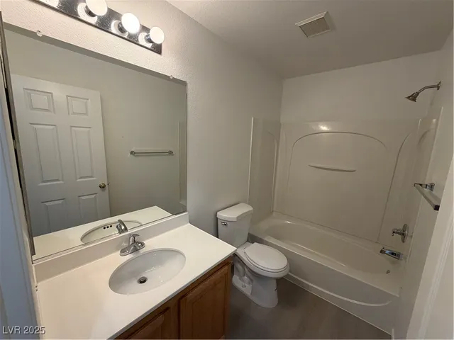 $2,000 | 6720 Boston Tea Street, Las Vegas, NV 89149