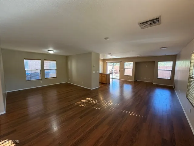 $2,000 | 6720 Boston Tea Street, Las Vegas, NV 89149