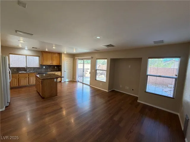 $2,000 | 6720 Boston Tea Street, Las Vegas, NV 89149