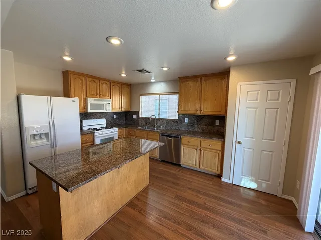 $2,000 | 6720 Boston Tea Street, Las Vegas, NV 89149