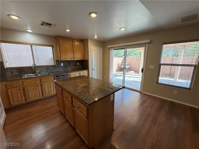 $2,000 | 6720 Boston Tea Street, Las Vegas, NV 89149