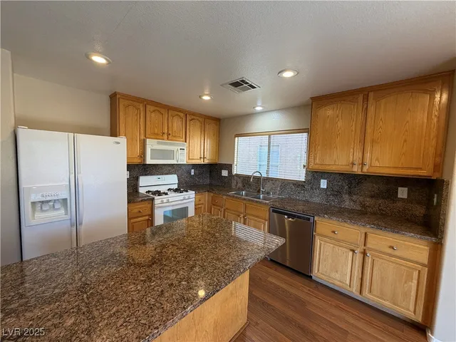 $2,000 | 6720 Boston Tea Street, Las Vegas, NV 89149