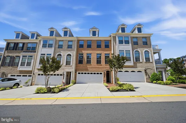 $799,999 | 7914 Turtle Creek Circle, Gainesville, VA 20155