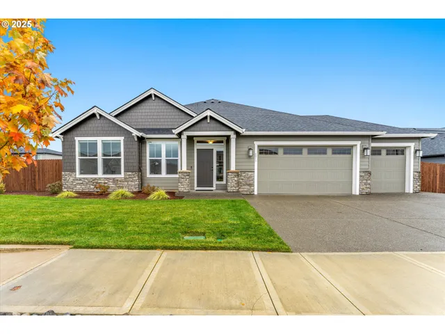 $799,000 | 8015 Northeast 172nd Avenue, Vancouver, WA 98682