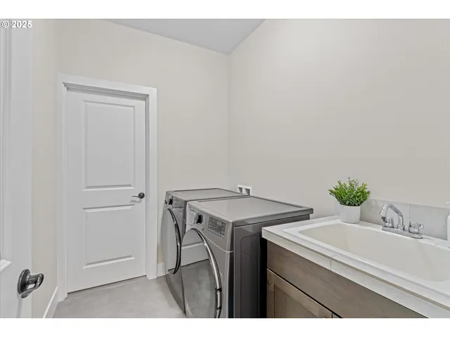 $799,000 | 8015 Northeast 172nd Avenue, Vancouver, WA 98682