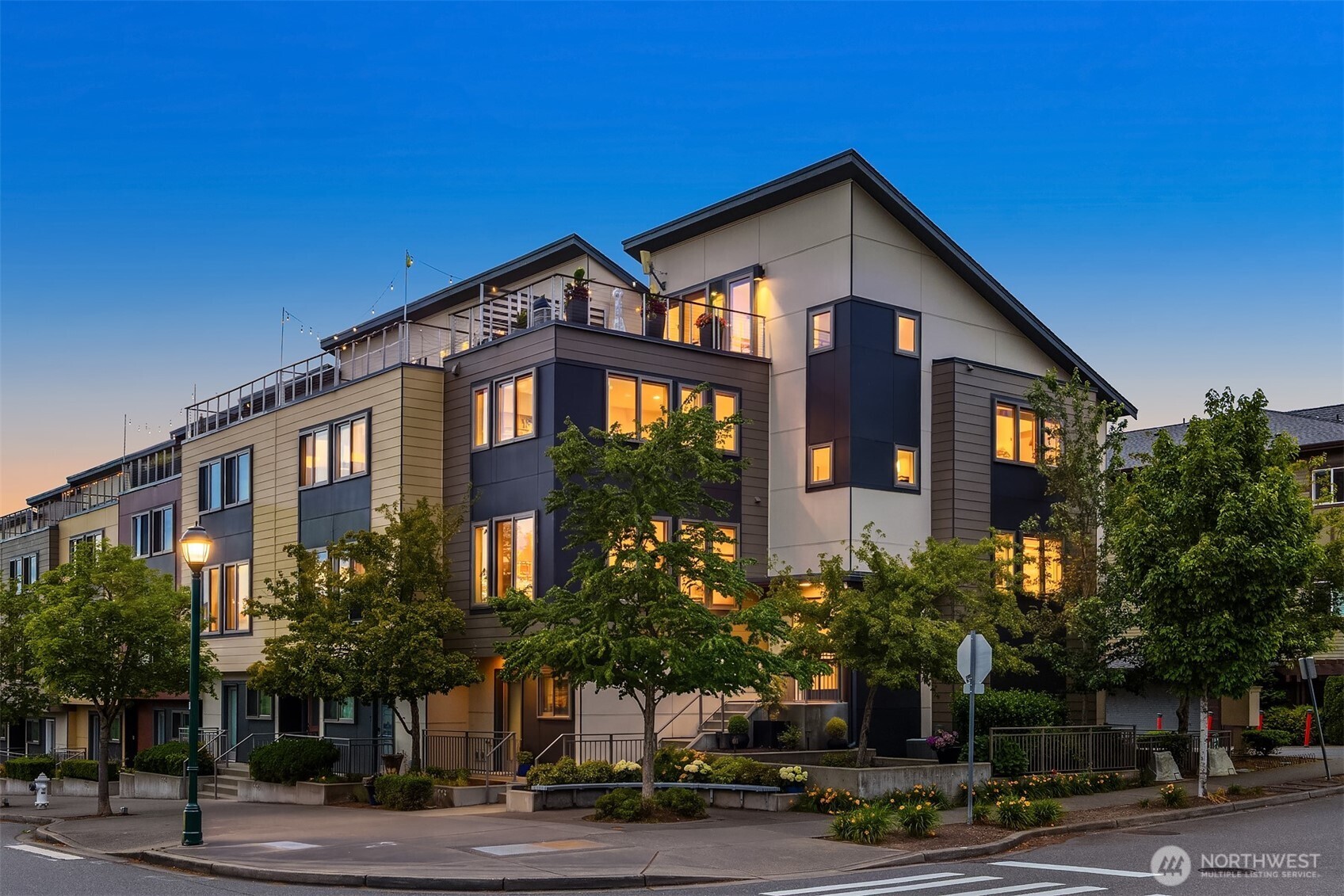 998 Northeast High Street, Unit 12 Issaquah, WA 98029 - Photo 1 of 36