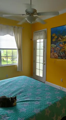 a view of empty room with window