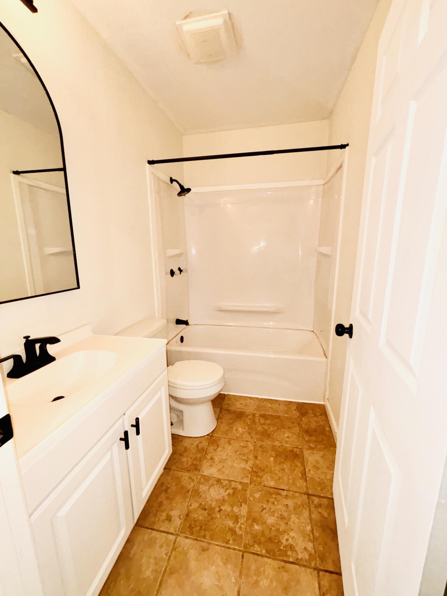 4702 40th Street Lubbock, TX 79414 - Photo 10 of 23 IMG_2017