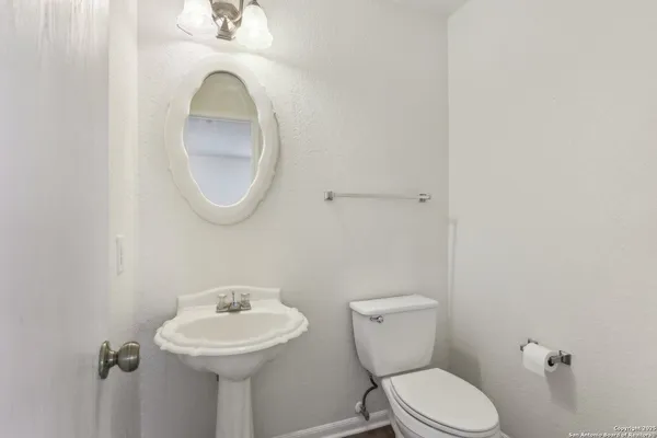 $1,695 | 16216 Ike Lane, Selma, TX 78154