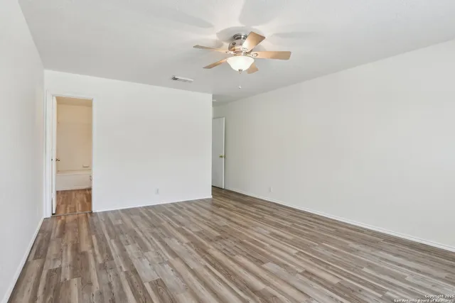 $1,695 | 16216 Ike Lane, Selma, TX 78154