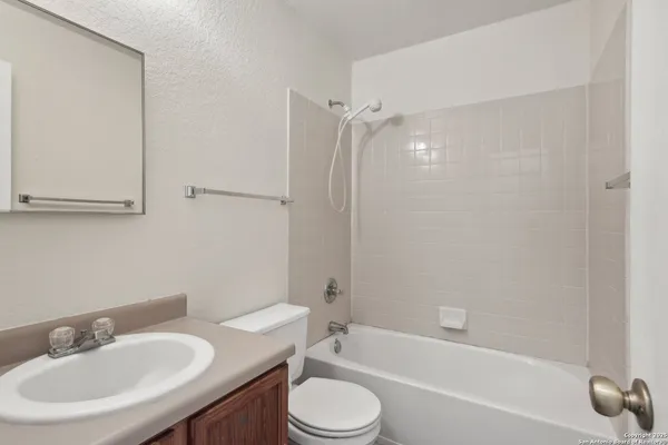 $1,695 | 16216 Ike Lane, Selma, TX 78154