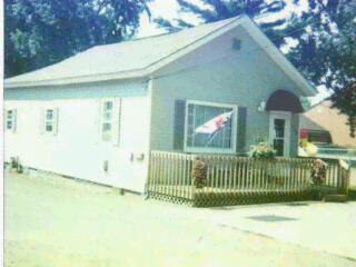428 East Savidge Street Spring Lake, MI 49456 - Photo 1 of 2 Primary Photo