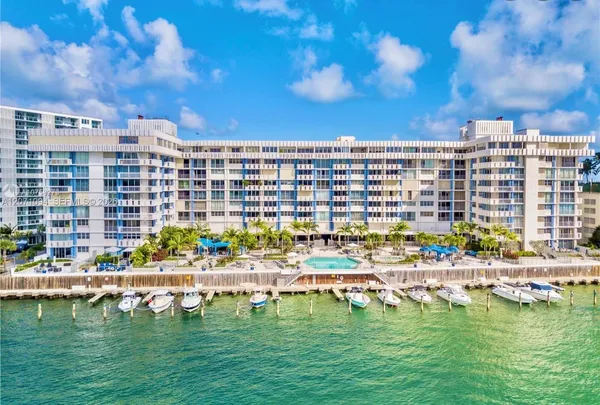 $3,400 | 800 West Avenue, Unit 817, Miami Beach, FL 33139