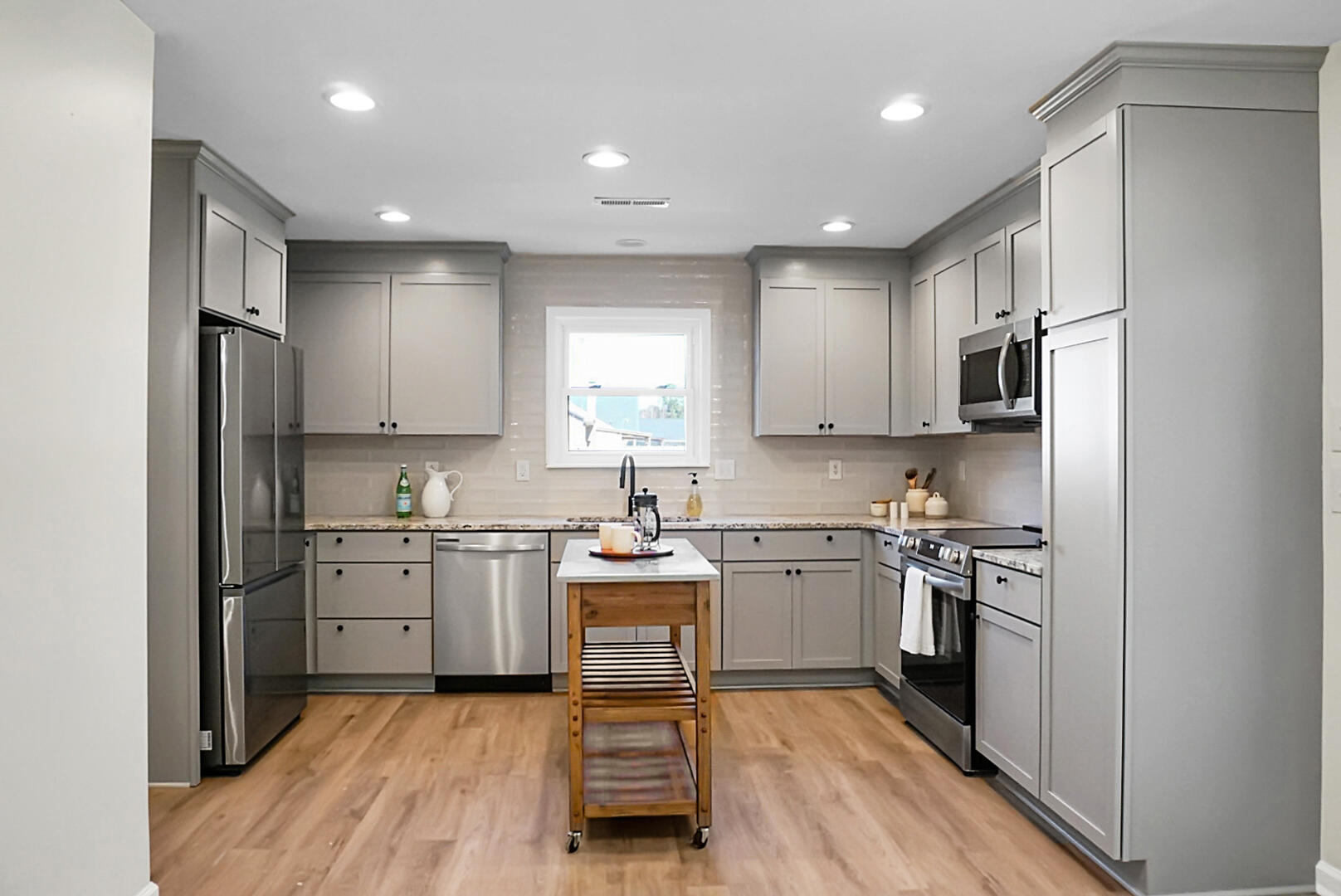 108 Lois Circle Moncks Corner, SC 29461 - Photo 5 of 29 DSC00033