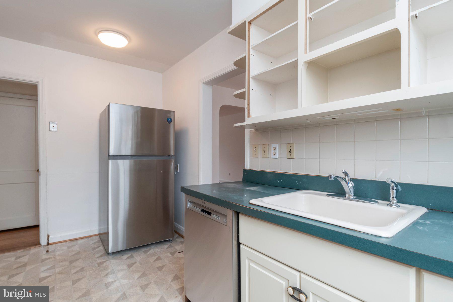 8125 Pleasant Plains Road Baltimore, MD 21286 - Photo 9 of 23 Gallery Image 9