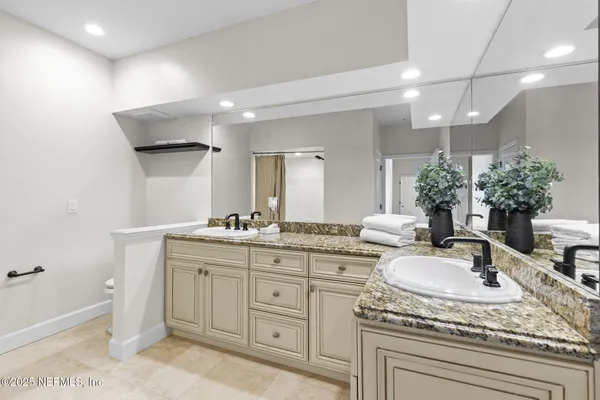 $995,000 | 400 East Bay Street, Unit PH8, Jacksonville, FL 32202