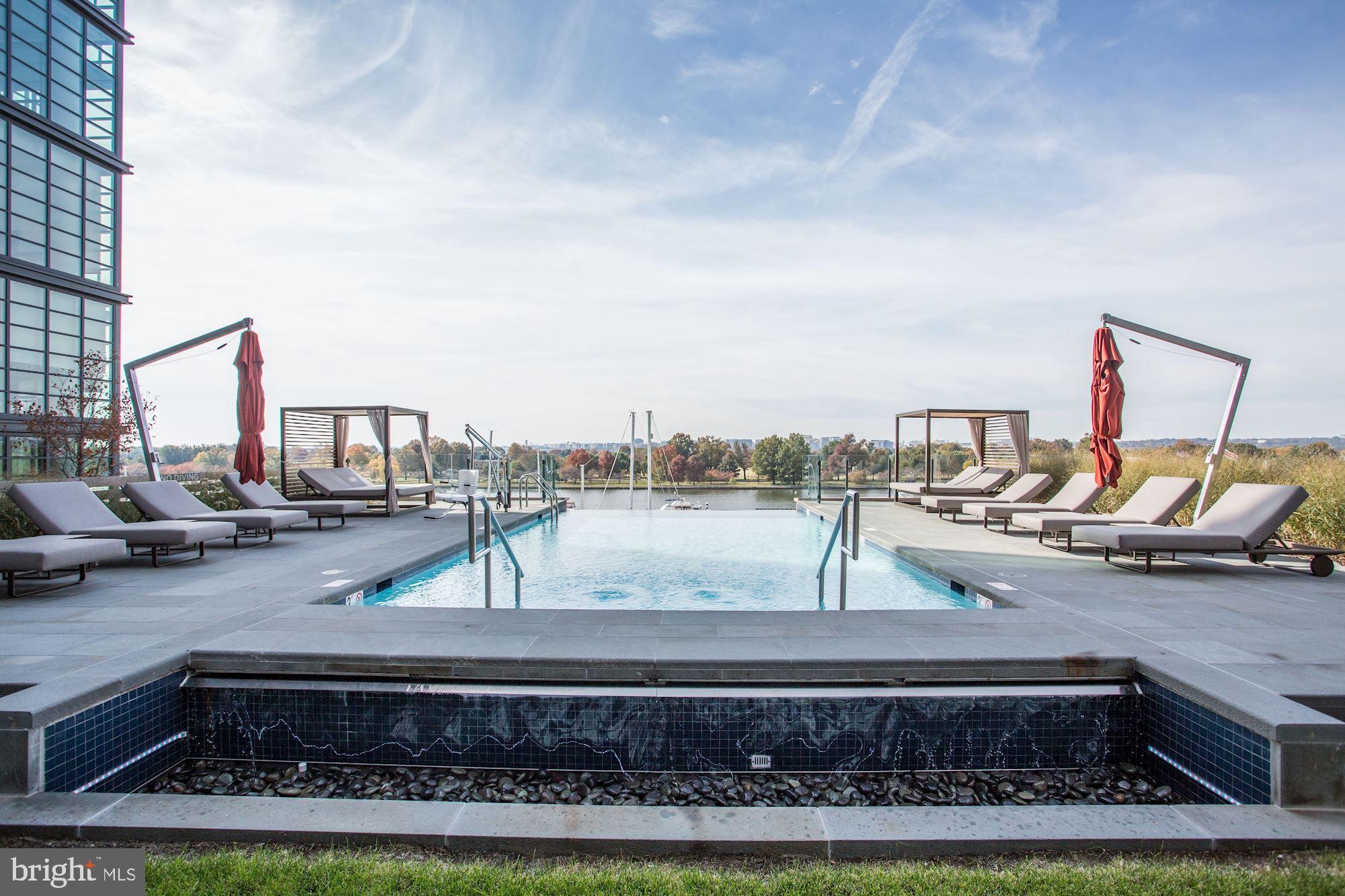 45 Sutton Square Southwest, Unit 605 Washington, DC 20024 - Photo 25 of 58