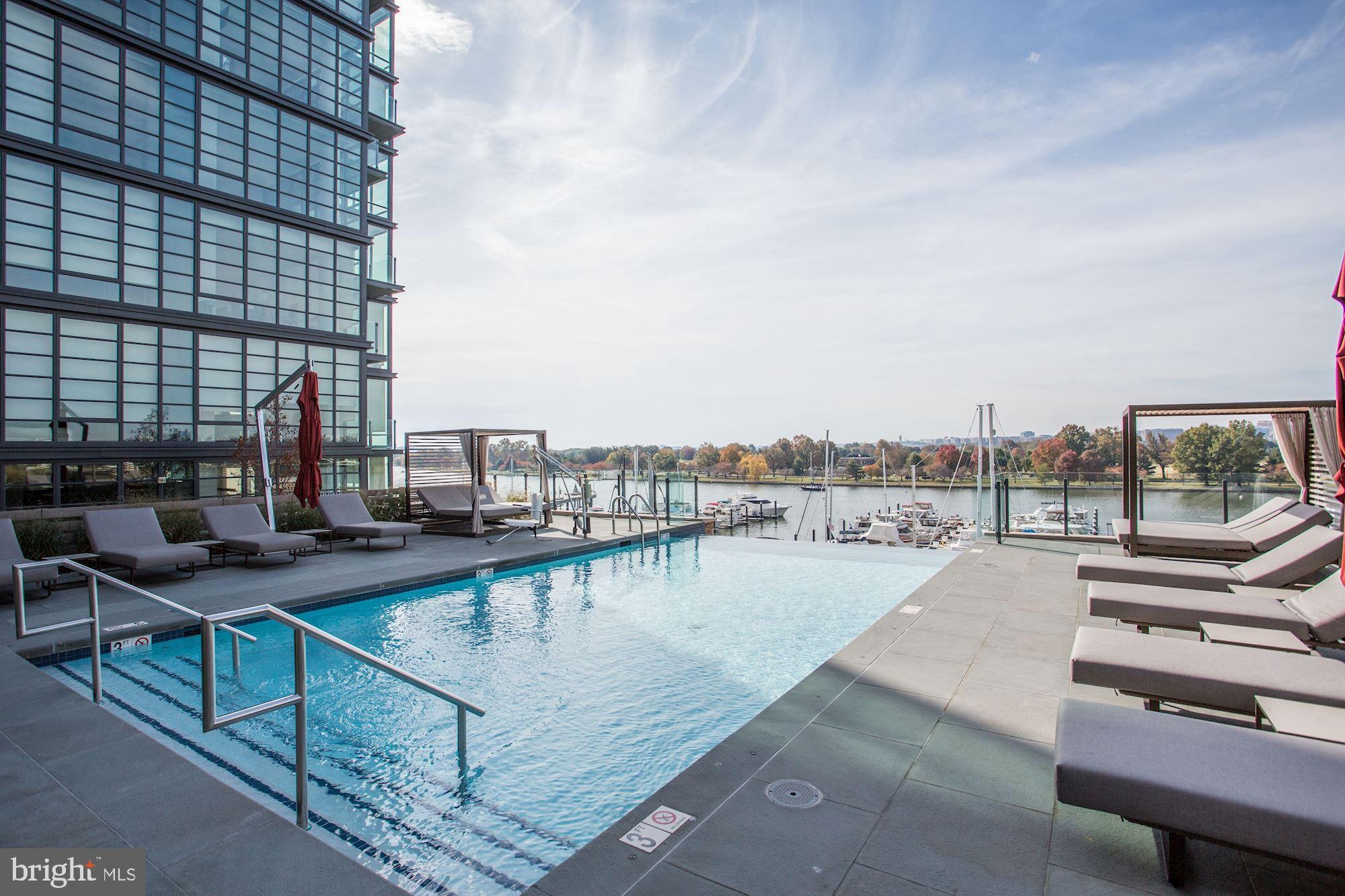 45 Sutton Square Southwest, Unit 605 Washington, DC 20024 - Photo 26 of 58