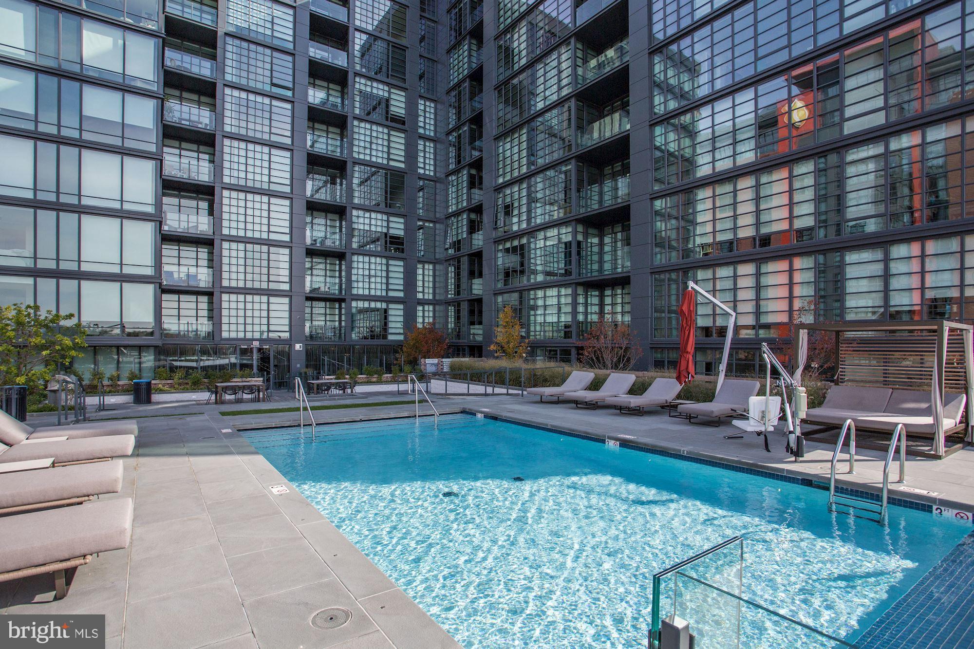 45 Sutton Square Southwest, Unit 605 Washington, DC 20024 - Photo 27 of 58