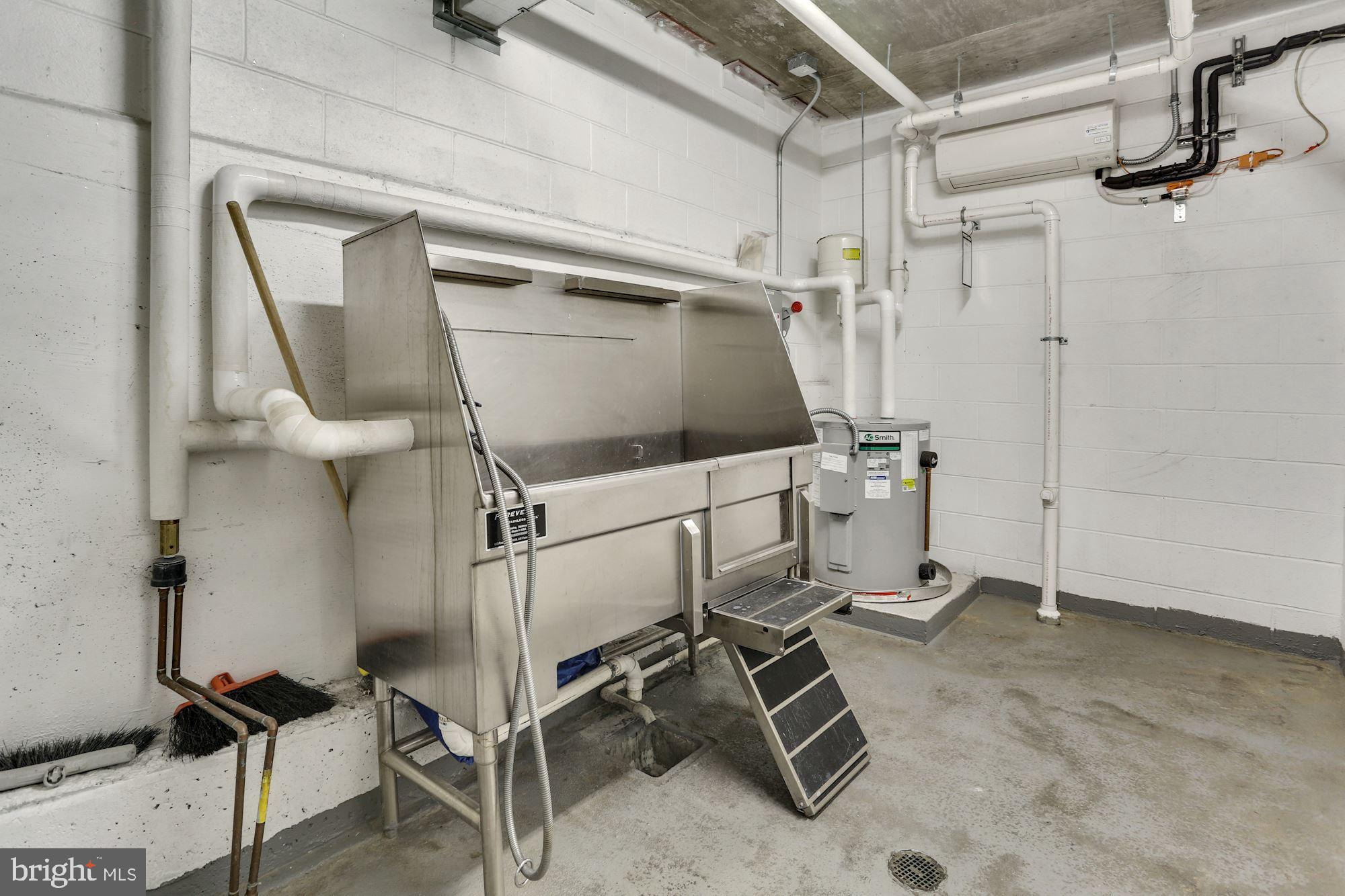 45 Sutton Square Southwest, Unit 605 Washington, DC 20024 - Photo 38 of 58