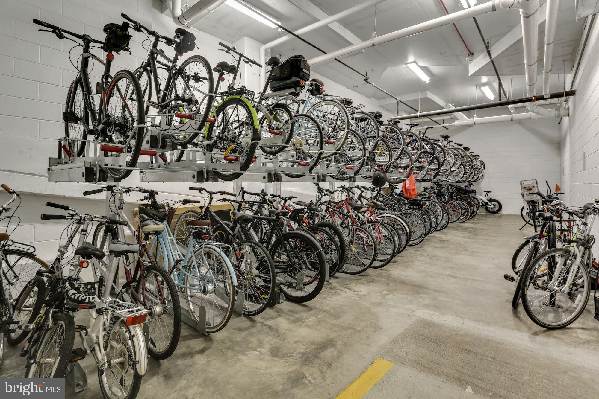 45 Sutton Square Southwest, Unit 605 Washington, DC 20024 - Photo 39 of 58