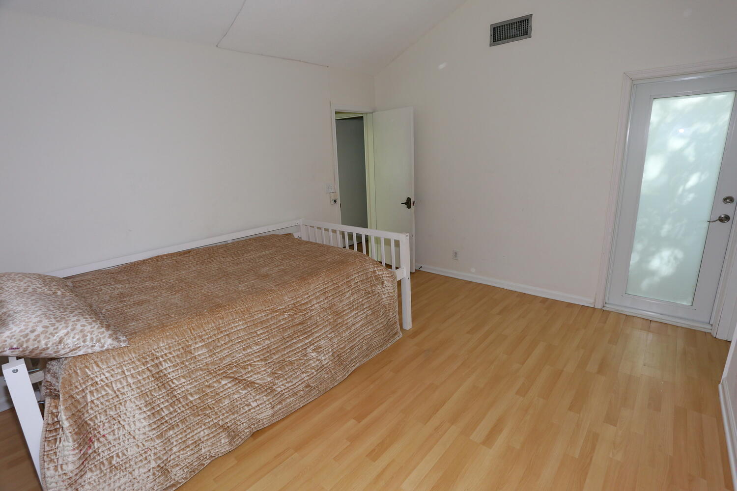 1200 Northwest 8th Street Boca Raton, FL 33486 - Photo 23 of 31 1200_NW_8th_St_Boca_Raton_FL-large-025-0