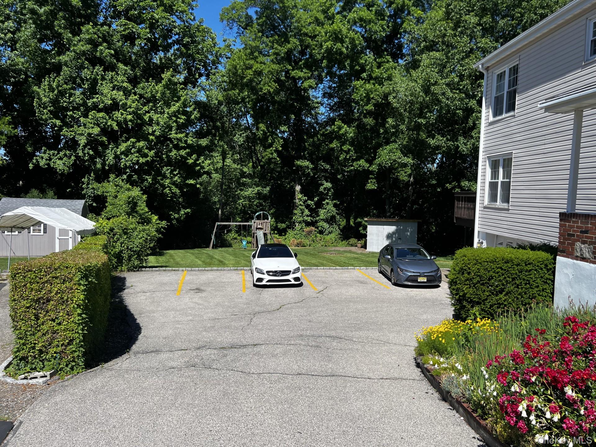 349 County Center Road, Unit TOP White Plains, NY 10603 - Photo 3 of 10