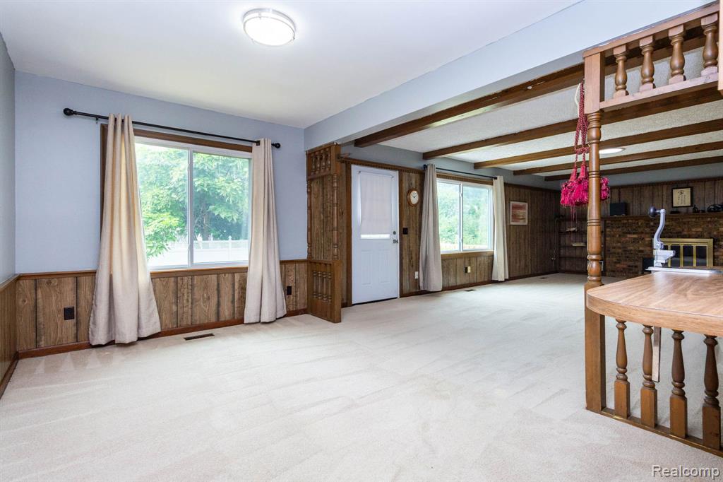 1047 Coolidge Road Lansing, MI 48912 - Photo 7 of 36