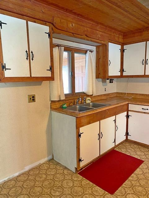193 Oakland Road Belgrade, ME 04917 - Photo 4 of 19 Seckler-kitchen