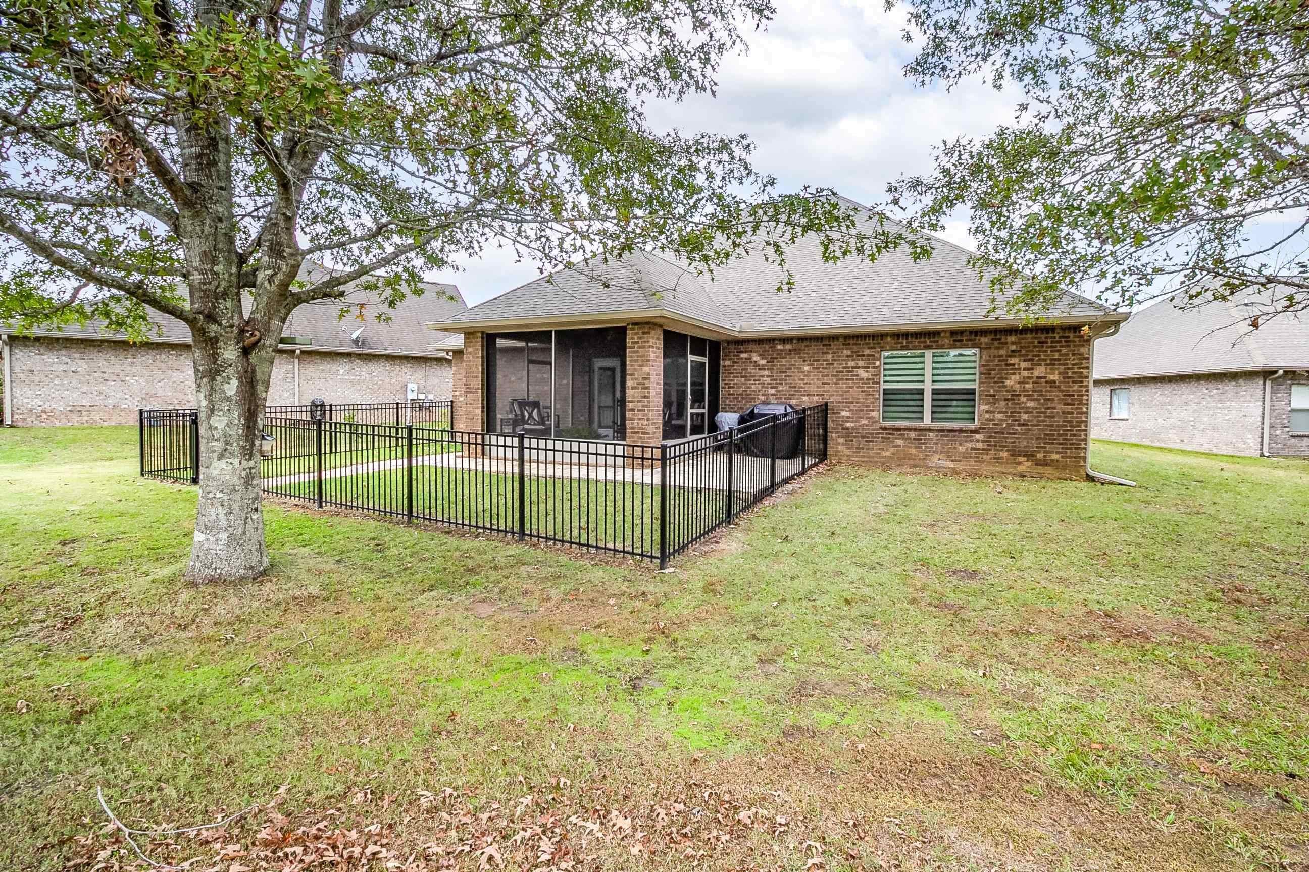 23459 Dundee Circle Foley, AL 36535 - Photo 16 of 50