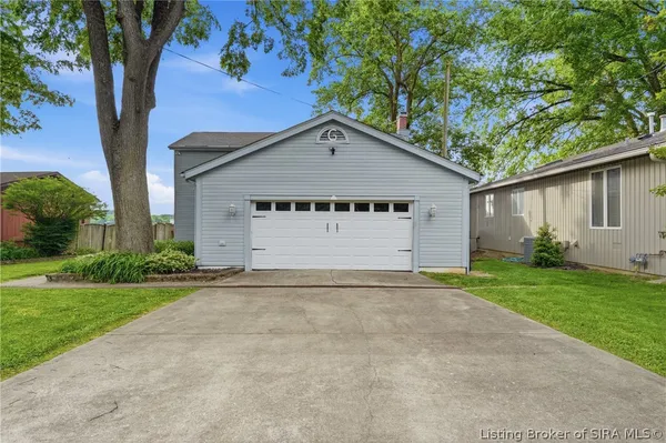 $490,000 | 34 Arctic Springs Road, Jeffersonville, IN 47130
