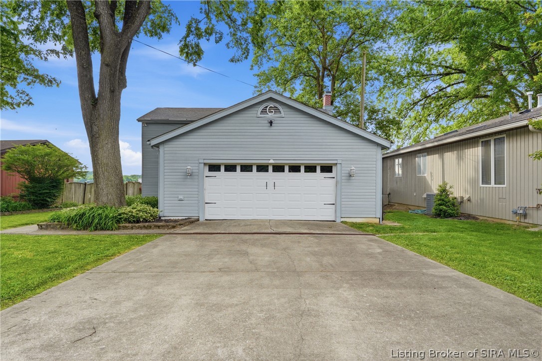 34 Arctic Springs Road Jeffersonville, IN 47130 - Photo 2 of 46