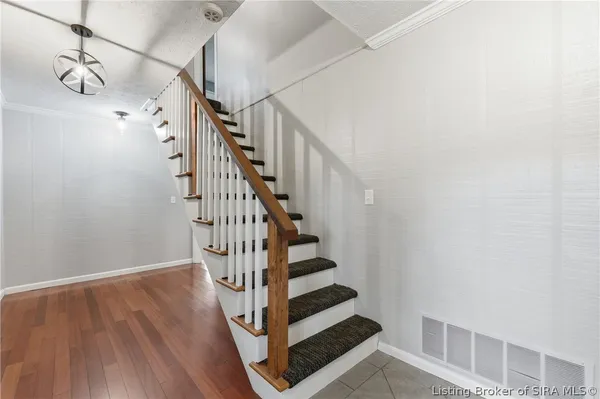 $490,000 | 34 Arctic Springs Road, Jeffersonville, IN 47130