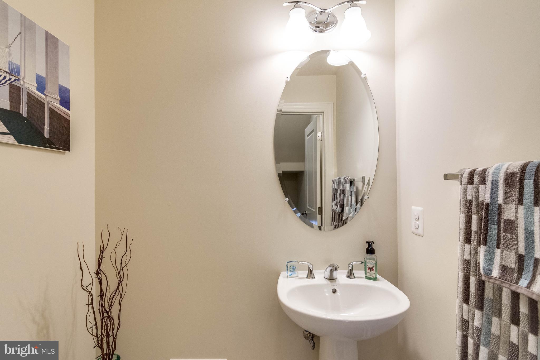 22563 Windsor Locks Square Ashburn, VA 20148 - Photo 14 of 30 Powder Room on Main Level
