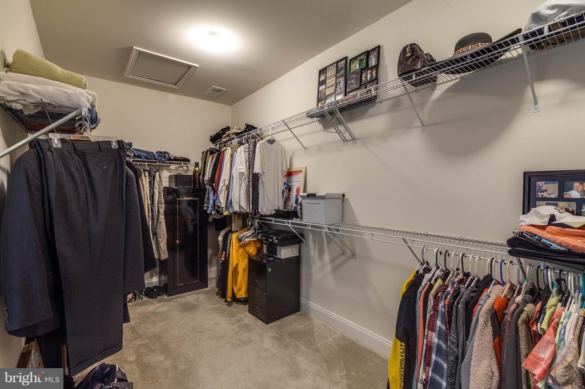 22563 Windsor Locks Square Ashburn, VA 20148 - Photo 17 of 30 Walkin in Master is Unbelievable