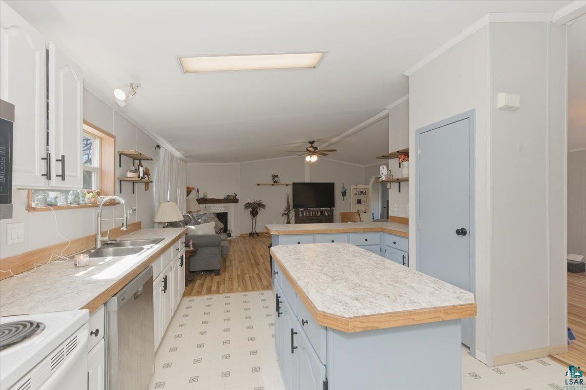 4612 Valley Brook Road Superior, WI 54880 - Photo 2 of 31