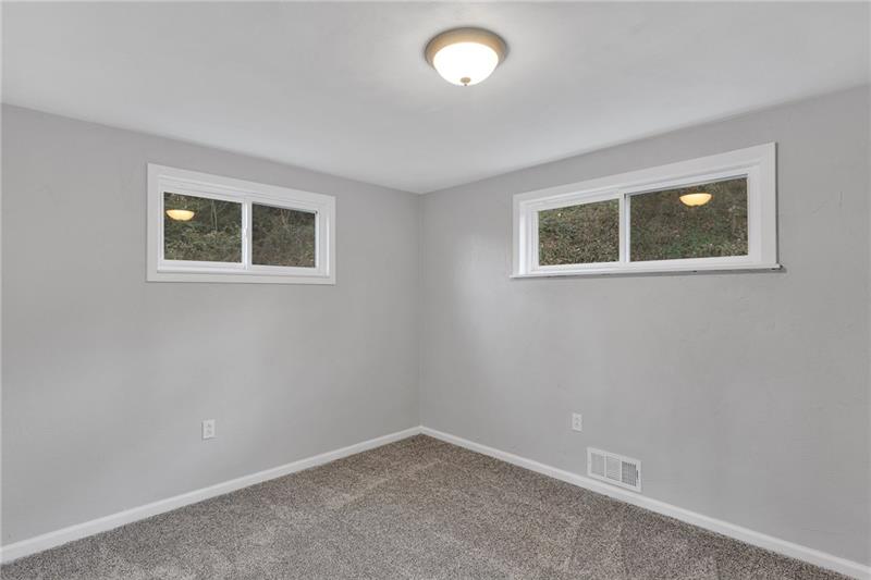 176 Walton Road Pittsburgh, PA 15236 - Photo 11 of 21 Gallery Image 11