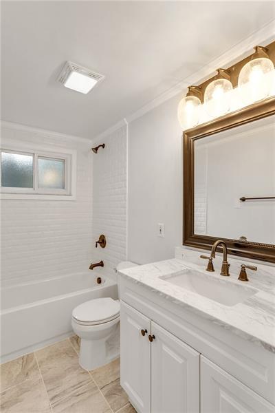 176 Walton Road Pittsburgh, PA 15236 - Photo 12 of 21 Gallery Image 12