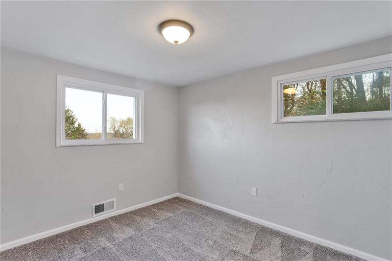 176 Walton Road Pittsburgh, PA 15236 - Photo 13 of 21 Gallery Image 13